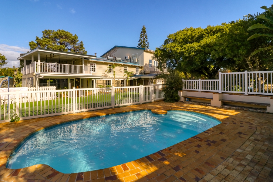 6 Bedroom Property for Sale in La Concorde Western Cape